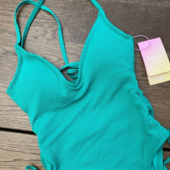 Women’s deep v-neck textured Stoney clover one piece bathing suit. Green, XS. - Picture 4 of 7
